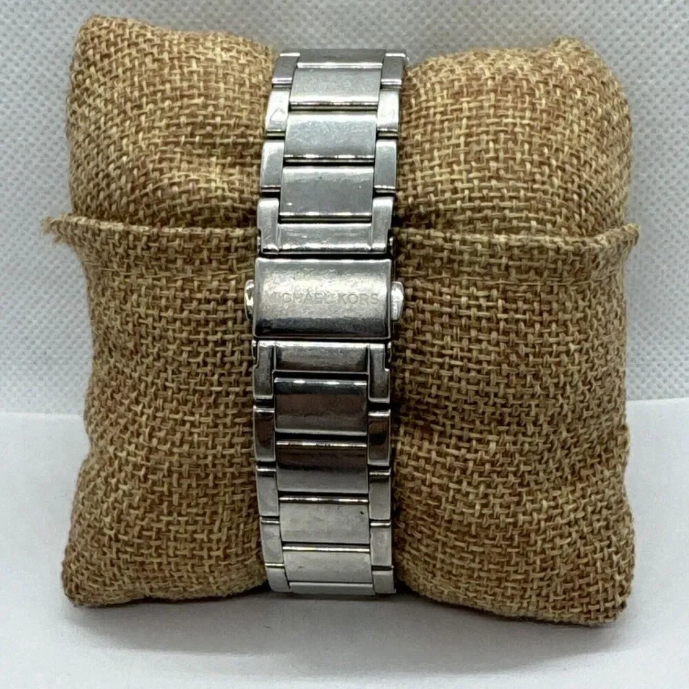 Michael Kors MK5353 Womens Silver Stainless Steel Analog Dial Wrist Watch JNA406